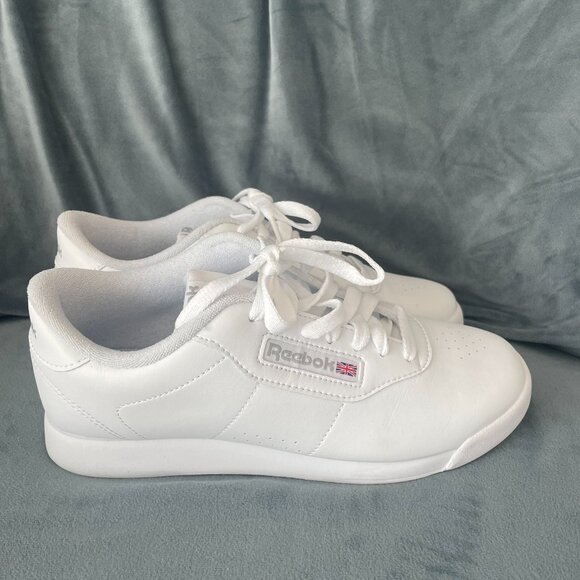 Reebok White Women's Classic Sneakers Size 7 - Picture 3 of 4